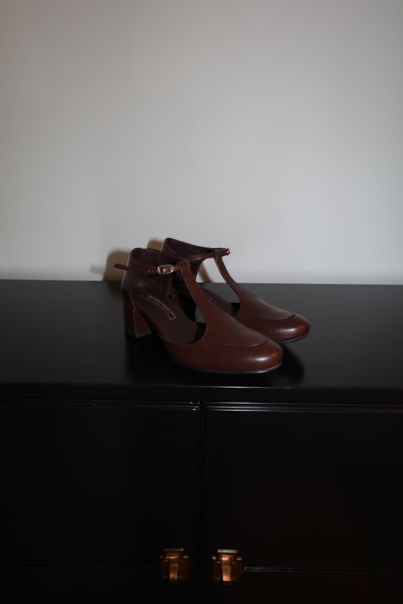 BROWN T-STRAP HEELS